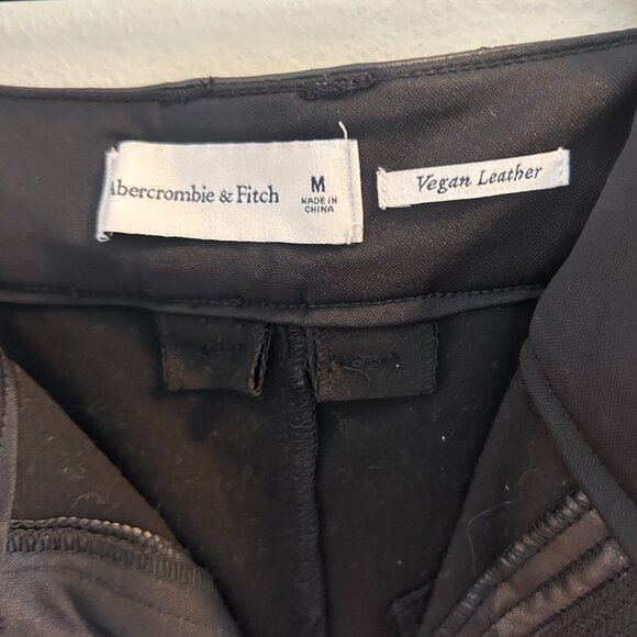 Abercrombie & Fitch Vegan Leather Shorts Womens Size Medium Black Tailored - Picture 8 of 10